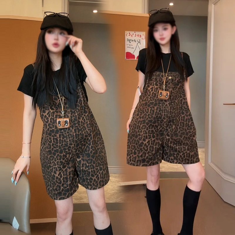 Pregnant Women's New Summer Leopard Print Overalls Set, Lazy Style Retro Suspender Jumpsuit, Short-Sleeved T-Shirt Two-Piece Set Pregnant Women's New Summer Leopard Print Overalls Set, Lazy Style Retro Suspender Jumpsuit, Short-Sleeved T-Shirt Two-Piece Set