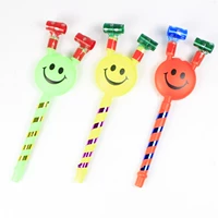 Детская игрушка улыбающееся лицо дует дракона, дует свистка, детский сад, микроэлемент, чтобы сканировать код детских подарков