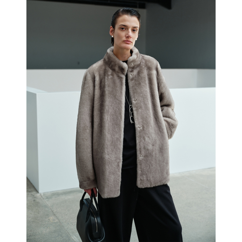 Msbeast Luxurious and Elegant Double-Dyed Merino Fur Integrated Stand Collar Coat/Mongolian Hat | Louvre Warm Sunshine Msbeast Luxurious and Elegant Double-Dyed Merino Fur Integrated Stand Collar Coat/Mongolian Hat | Louvre Warm Sunshine