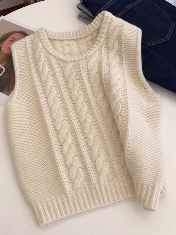 Apricot Layered Retro Twist-Knit Cashmere Sweater Vest for Women, New Loose-Fitting Inner and Outer Wear Vest for Spring and Autumn
