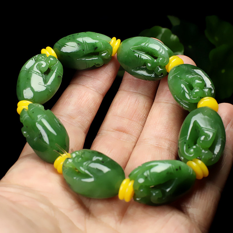 Natural genuine products and Tian Yubi jade spinach green hand alchemy hand jade Handmade jade Handmade jade jade jade jade jade jade