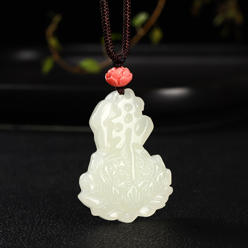 Genuine Hetian jade Buddha lotus jade pendant blue and white jade Buddha from the heart lotus jade pendant men's and women's jade jade pendant