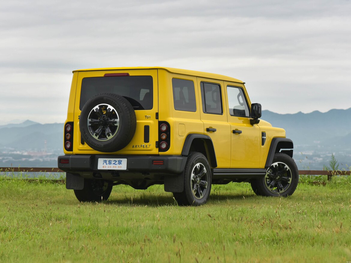 轻野生活的LOGO