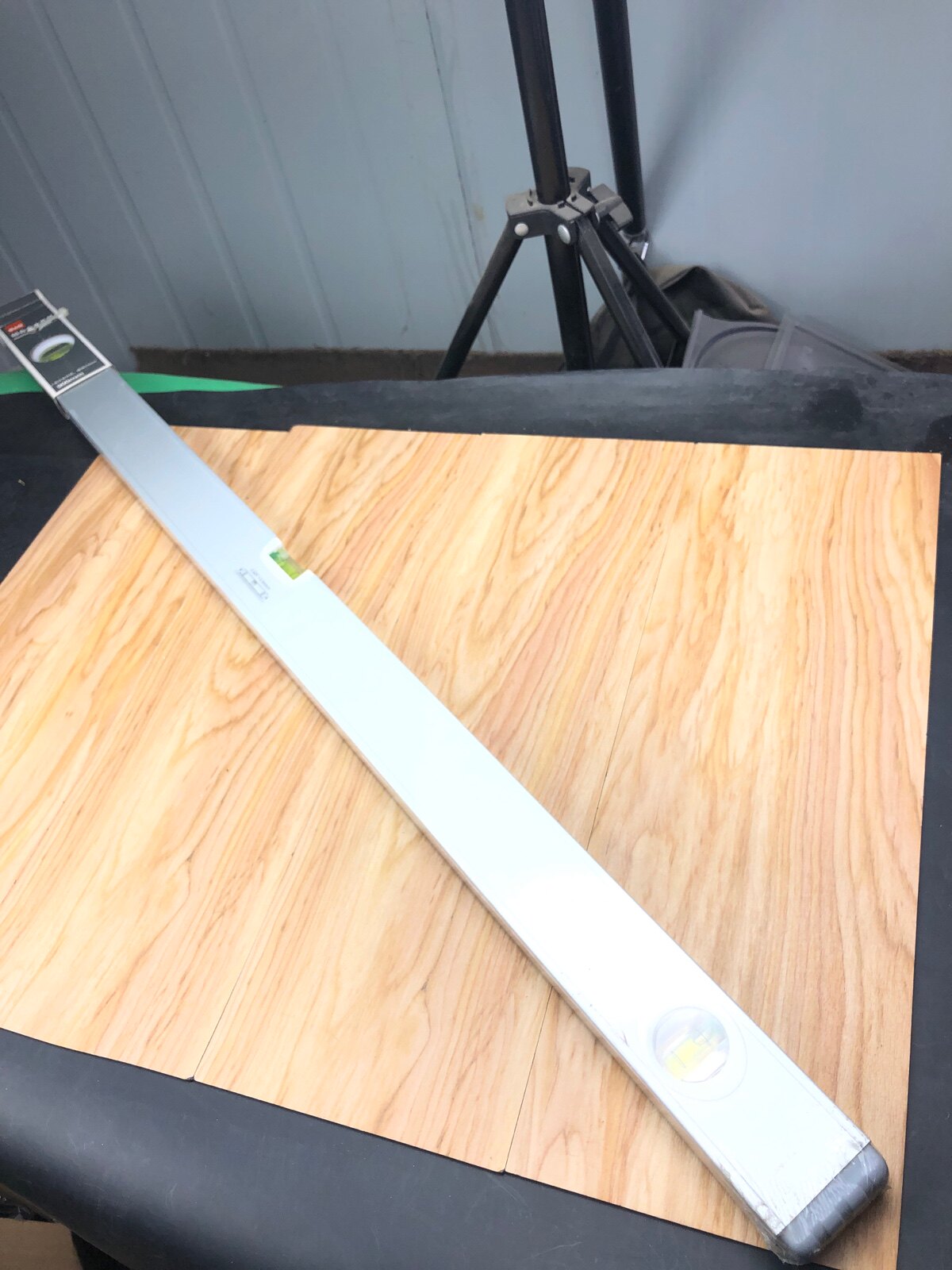 B&Q 900mm aluminum alloy level ruler