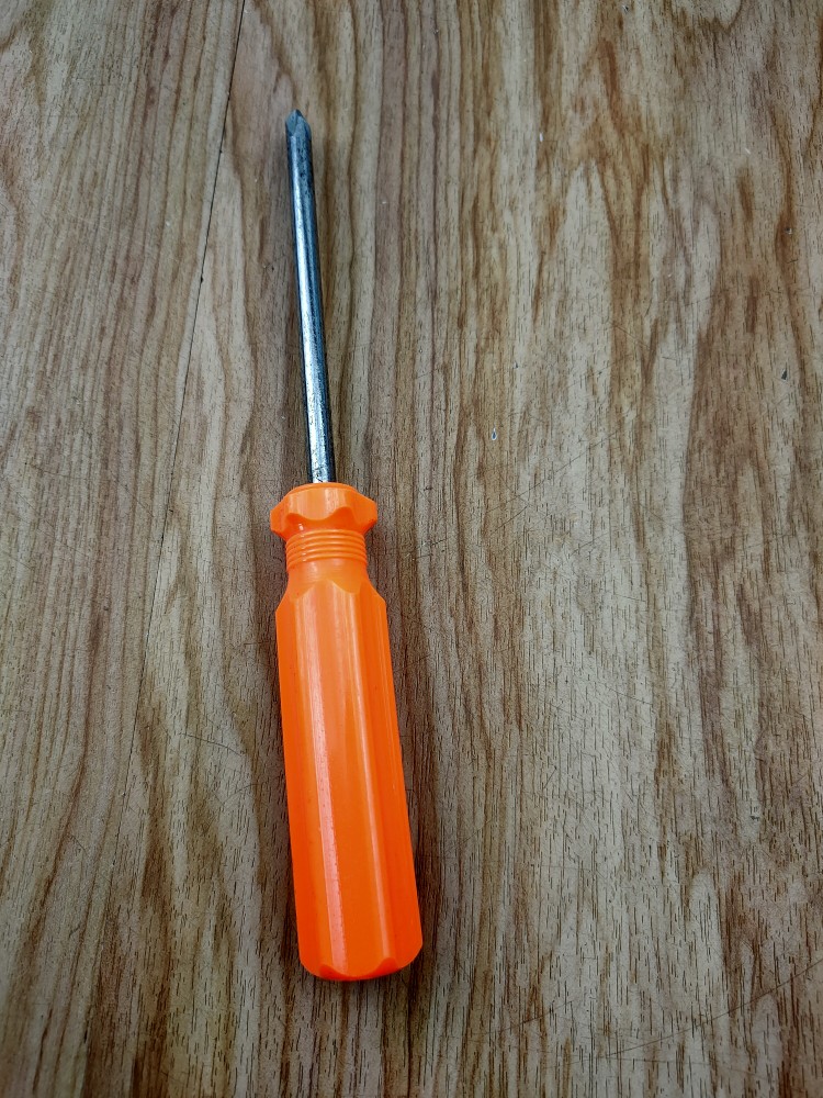 Screwdriver with cross PH2 screwdriver knife body with abrasion not to affect use