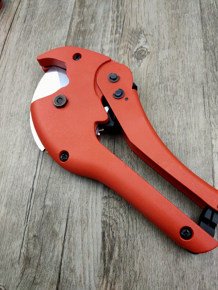 The cutting of the butler knife