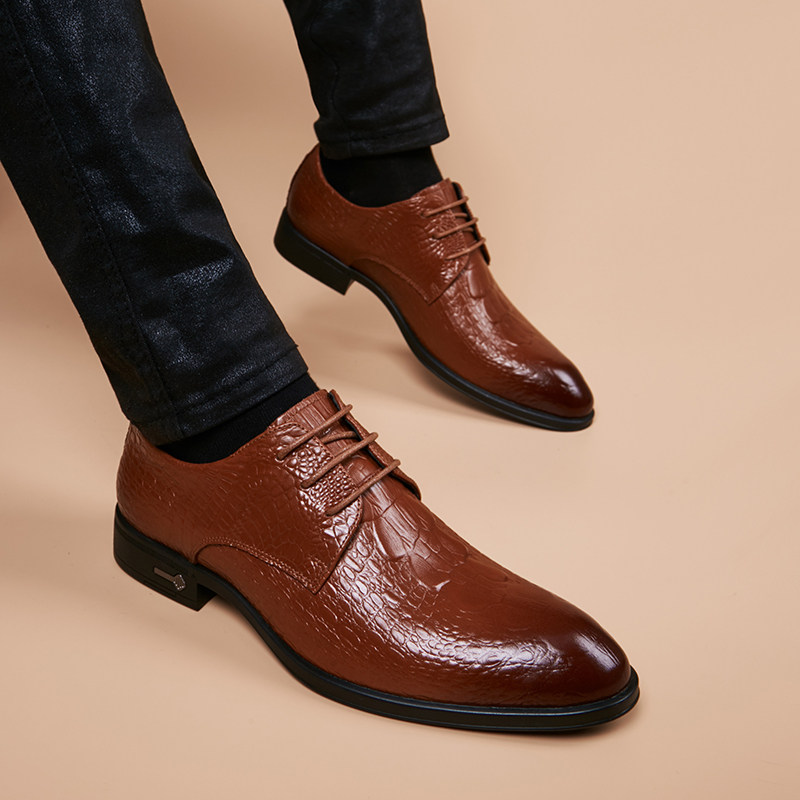 Crocodile textured men's leather shoes pointed Korean version genuine leather groom wedding shoes youth Inlennet heightening business positive clothing leather shoes