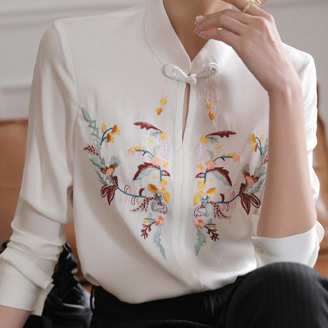 Heavy Industry Embroidery New Chinese Button Shirt Ladies 2022 New Retro Chinese Style Improved Stand Collar Long Sleeve Shirt