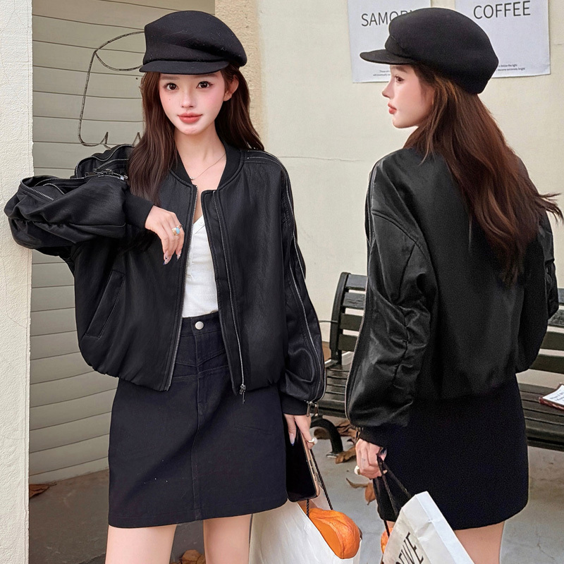Fashionable and Stylish Baseball Collar Leather Jacket, Loose Casual Elastic Cuff Short Coat in Protein Leather, 2026 New Autumn Model for Women
