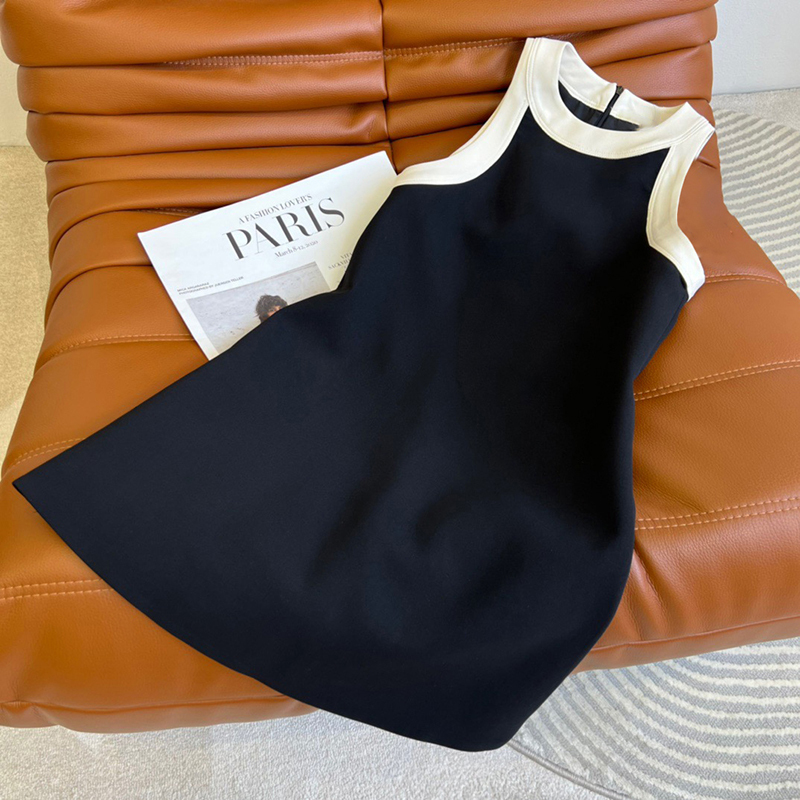 Kim Ji-Soo's Same Style 2026 Summer New French-Style Sleeveless Retro Dress, Elegant Little Black Dress for Women