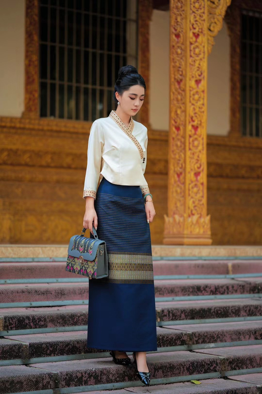 Yujia Family's "Man Yuan" Ethnic Style Dai Clothing, Classic Slim Fit, Flattering and Complexion-Enhancing, Suitable for Travel, Photography, Tea Attire, and Workwear