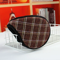 Кофе темно -зеленого клетчатого сериала