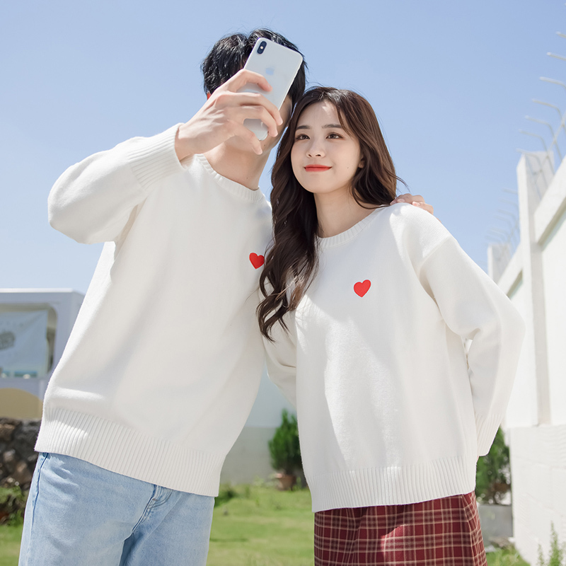 Couple's Sweater for Autumn and Winter, New Trendy and Popular Round-Neck White Clothing for Men and Women, Suitable for Wedding Photos and Marriage Registration Couple's Sweater for Autumn and Winter, New Trendy and Popular Round-Neck White Clothing for Men and Women, Suitable for Wedding Photos and Marriage Registration