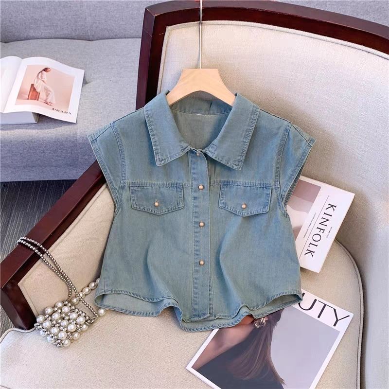 Designed Short-Sleeved Denim Shirt for Women, Summer 2026, Loose Fit, Polo Collar, Button-Down, Short Style, Stylish Casual Top Designed Short-Sleeved Denim Shirt for Women, Summer 2026, Loose Fit, Polo Collar, Button-Down, Short Style, Stylish Casual Top