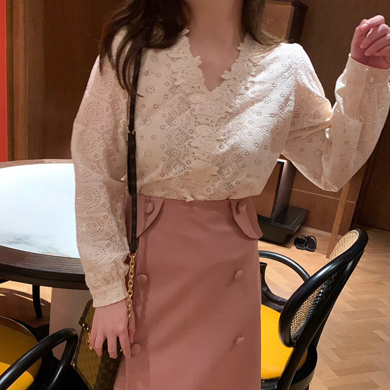 Toe tendons design sense sweet lace shirt women's long-sleeved 2020 autumn and winter new fat mm fashion foreign school thin top