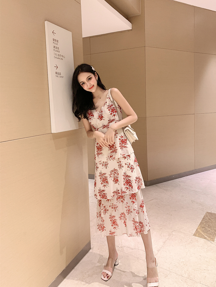 VK旗艦店 韓國風名媛氣質碎花吊帶蛋糕裙雪紡無袖洋裝