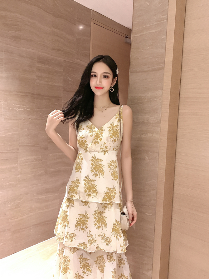 VK旗艦店 韓國風名媛氣質碎花吊帶蛋糕裙雪紡無袖洋裝