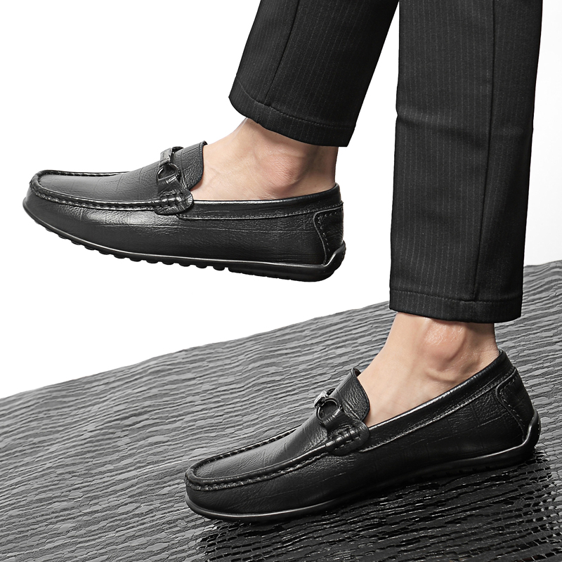 New men's beanie shoes 2022 spring and summer Korean version trend casual leather shoes soft bottom lazy one pedal driving shoes