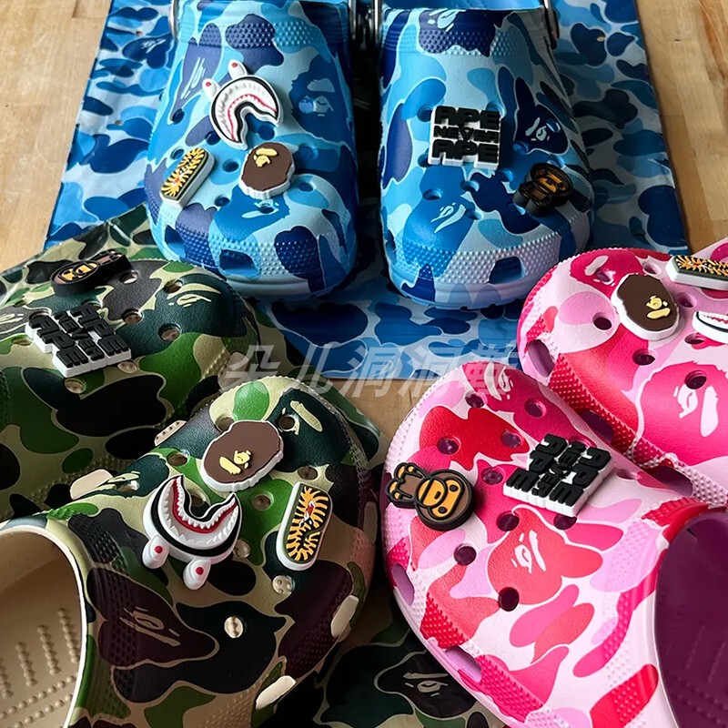 2025 New Bape Collaboration Camouflage Clogs for Men and Women, Eva Water Shoes, Beach Shoes, Slip-On Sandals