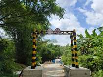 Manufacturer set to make expressway various limited overhead gantry frames limited height and width signs and village road highway culvert height