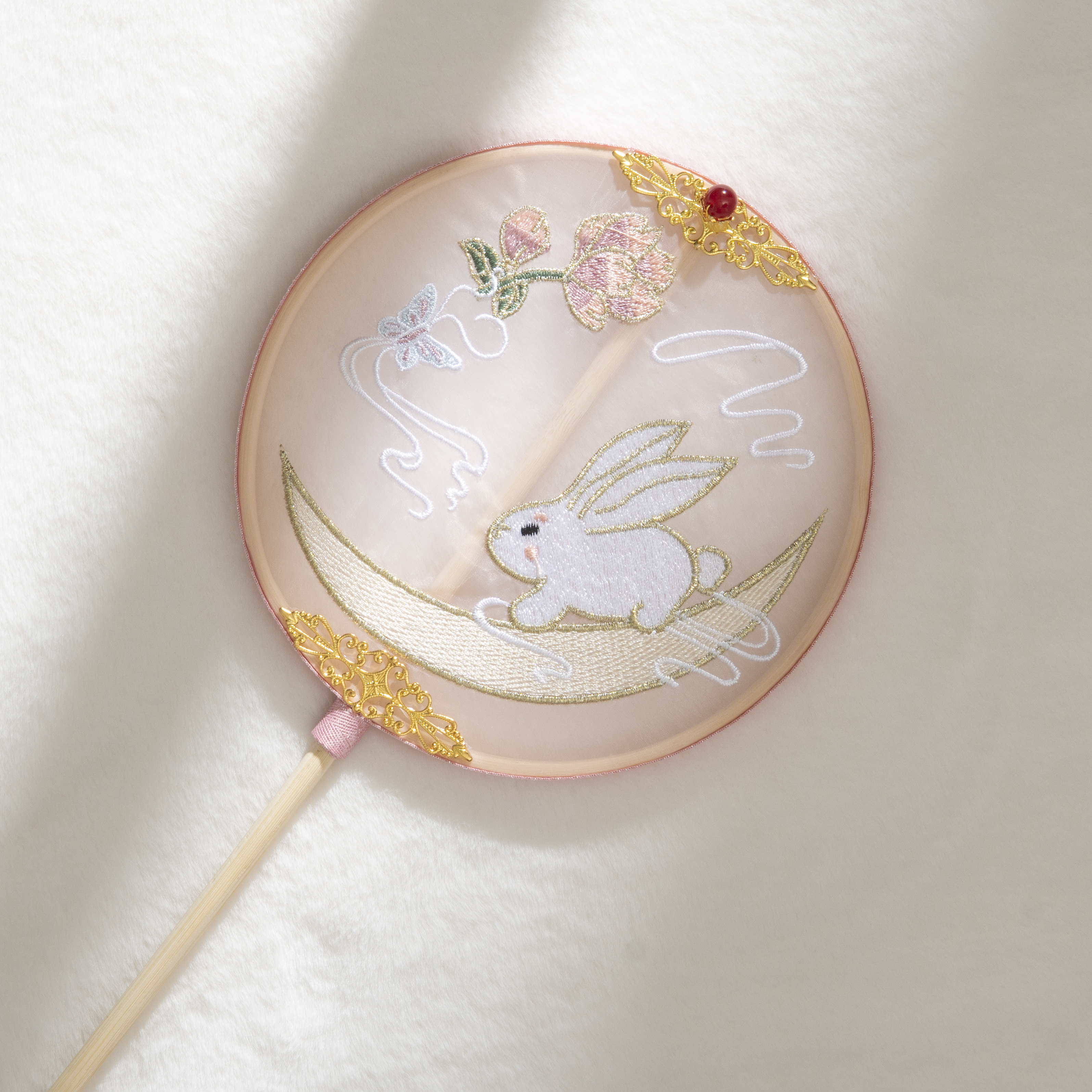 Hanfu children's fan children's ancient style group fan embroidery super fairy handmade long handle dance round fan Chinese classical palace fan