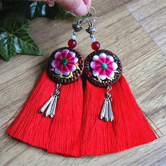 Handmade old embroidery rattan tassel earrings ethnic style jewelry gifts can be collected jewelry