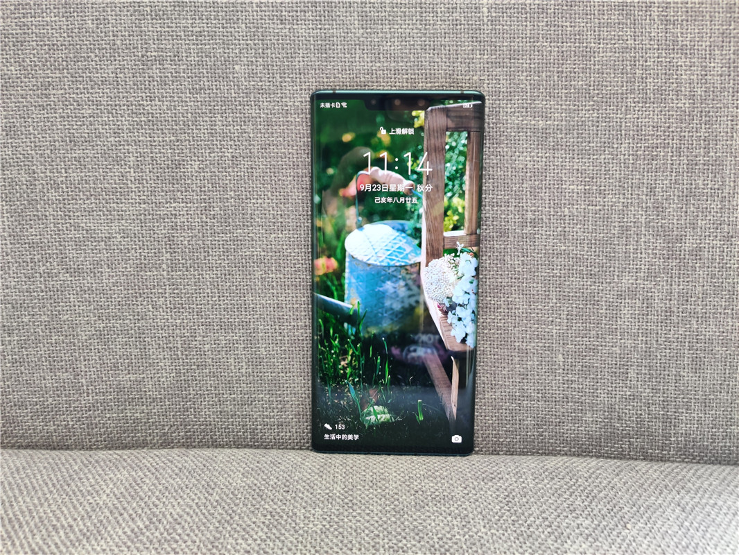 华为5G新机：激进设计，探索未来