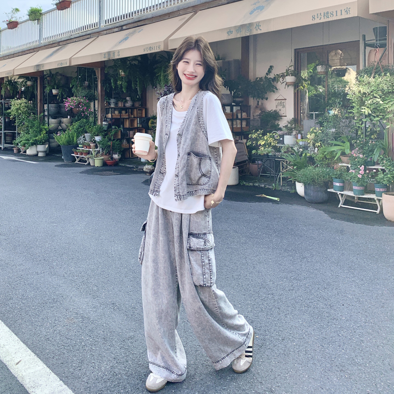 Niche Retro Sweet-Cool Style Washed Denim Vest Set for Women, Summer Short-Sleeve T-Shirt and Wide-Leg Pants Three-Piece Set 2026 Niche Retro Sweet-Cool Style Washed Denim Vest Set for Women, Summer Short-Sleeve T-Shirt and Wide-Leg Pants Three-Piece Set 2026