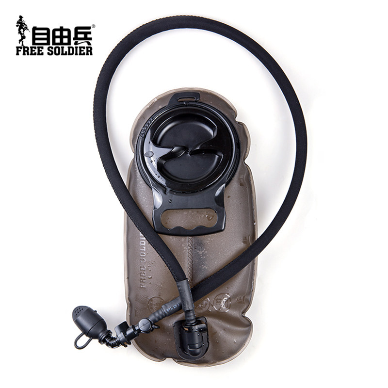 Free Soldier Outdoor Tactical 1.5 liter water bag sport cycling folding pressure resistant running water bladder camping mountaineering equipment