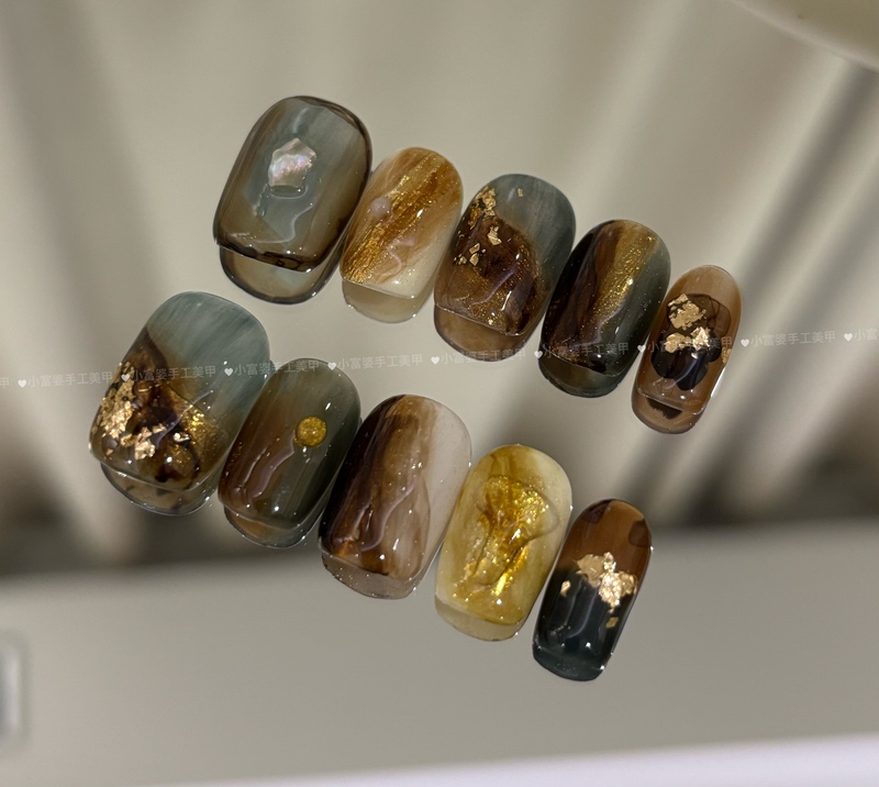 Little Rich Woman【Yellow Leaves】Autumn and Winter New Product Flowing Gold Gradient Pinchable Gold Foil Handmade Wearable Nail Art Short Style