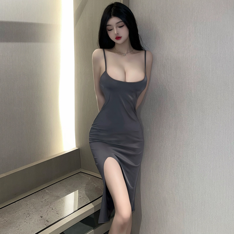 Trendy Low-Cut, Clavicle-Exposing, Sexy Spaghetti Strap Dress, Simple Solid Color, Slim Fit, Slit, Flattering, Ice Silk Dress Trendy Low-Cut, Clavicle-Exposing, Sexy Spaghetti Strap Dress, Simple Solid Color, Slim Fit, Slit, Flattering, Ice Silk Dress