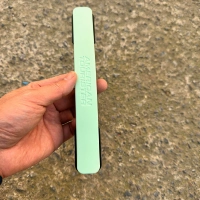 Одна зеленая мята (без инструментов или винтов)