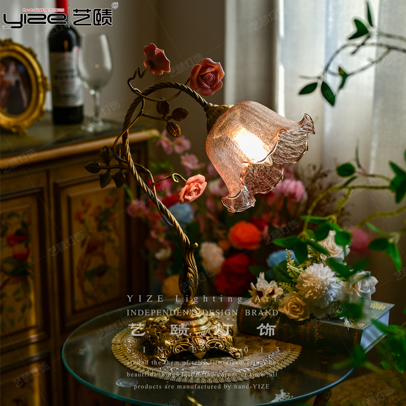 Vintage French Retro Table Lamp, Antique Brass Pastoral Style Rose Atmosphere Living Room Bedroom Bedside Table Lamp
