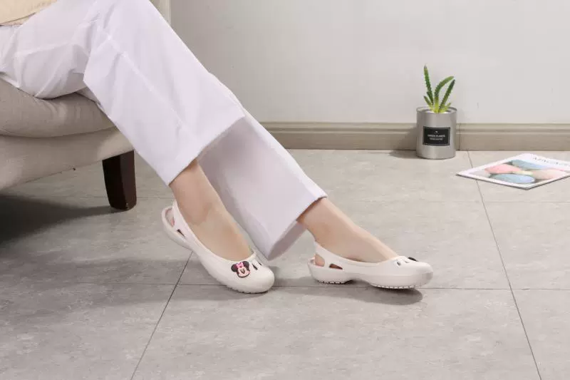 Mùa Hè Nữ Croc Giày Đi Biển Chống Trơn Trượt Màu Trắng Y Tá Công Sở Size Lớn 40-41 Bệnh Viện Nhóm Mua