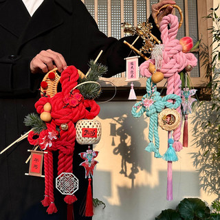 Neujahrsdekoration, neuer türbehang im chinesischen stil, fertiges produkt, chinesischer knotenbehang, atmosphärenanordnung, neujahrsgeschenk
