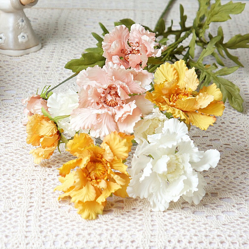 European simulation flower light wild flower chrysanthemum retro color simulation flower natural flower arrangement decorative flower photography