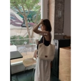 Летняя плетеная кожаная сумка на одно плечо