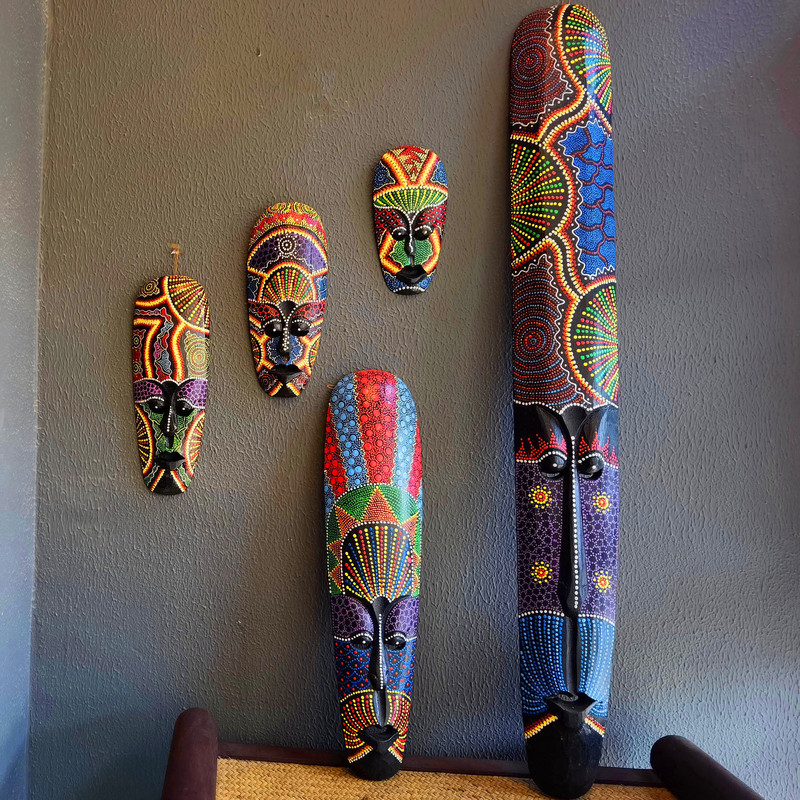 Thai Solid Wood Pointillism African Style Mask Wall Decoration Living Room Bar Creative Hanging Board Painting Crafts Thai Solid Wood Pointillism African Style Mask Wall Decoration Living Room Bar Creative Hanging Board Painting Crafts