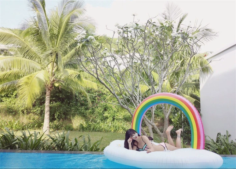 Rainbow nước bơm hơi nổi giường nổi pad xả nước bơm nước nổi đồ chơi bơi vòng nước biển sử dụng kép - Cao su nổi phao bơi cho trẻ em