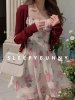 Взорван красный короткий