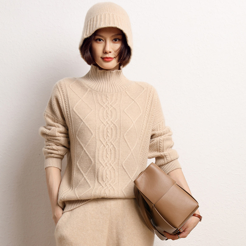 A new cashmere sweater in autumn and winter half - tall and thick - collar sweater 100 % pure wool sweater