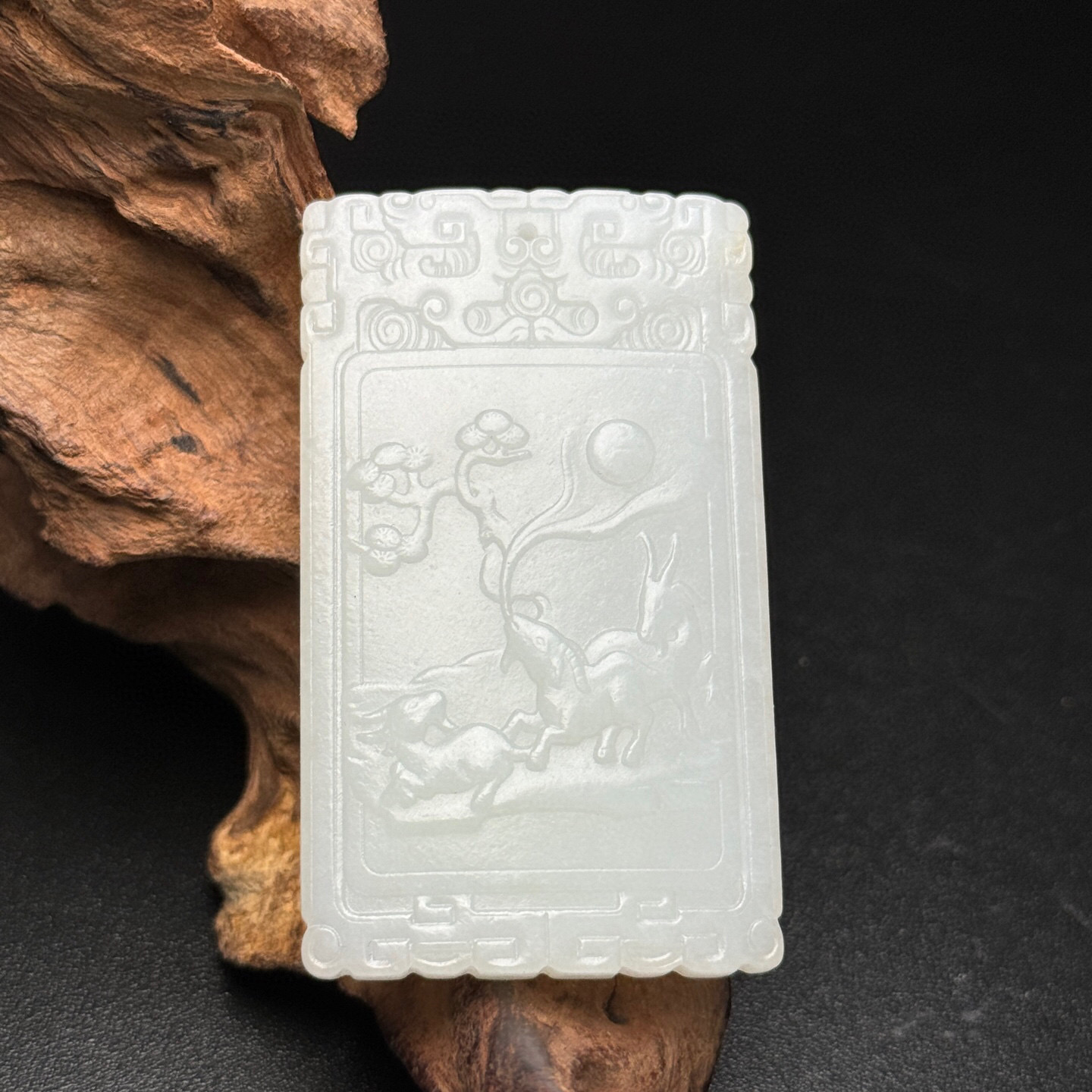 時代物 中国古美術 和田玉 浮彫 巻雲紋 漢詩 子岡牌 根付 旧蔵 コレクション 時代物 中国古美術 和田玉 浮彫 巻雲紋 漢詩 子岡牌 根付 旧蔵