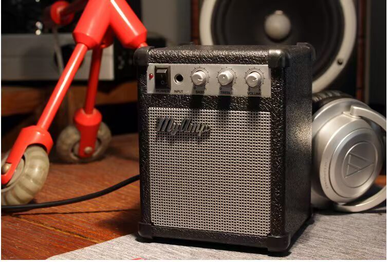 My AMP Retro Edition Guitar Ampli Loa máy tính nhỏ Creative Portable Portable MP3 Retro Audio - Loa loa loa bik