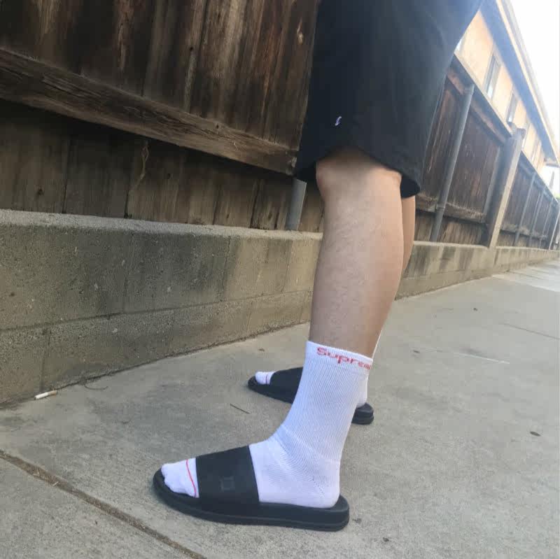 supreme hanes socks