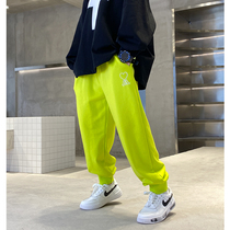 Boy pure color embroidery sports pants 2022 new spring clothing Han version Ocean Gas Street Dance CUHK Child Casual Knitted Pants Tide