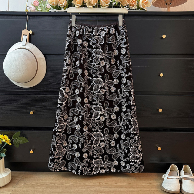 High-end heavy-duty glittering sequins embroidered jacquard skirt for women autumn 2025 high-waist slimming A-line hip skirt
