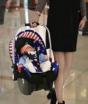 Newborn baby portable basket safety seat push car portable sleeping basket car with baby outside discharge cradle