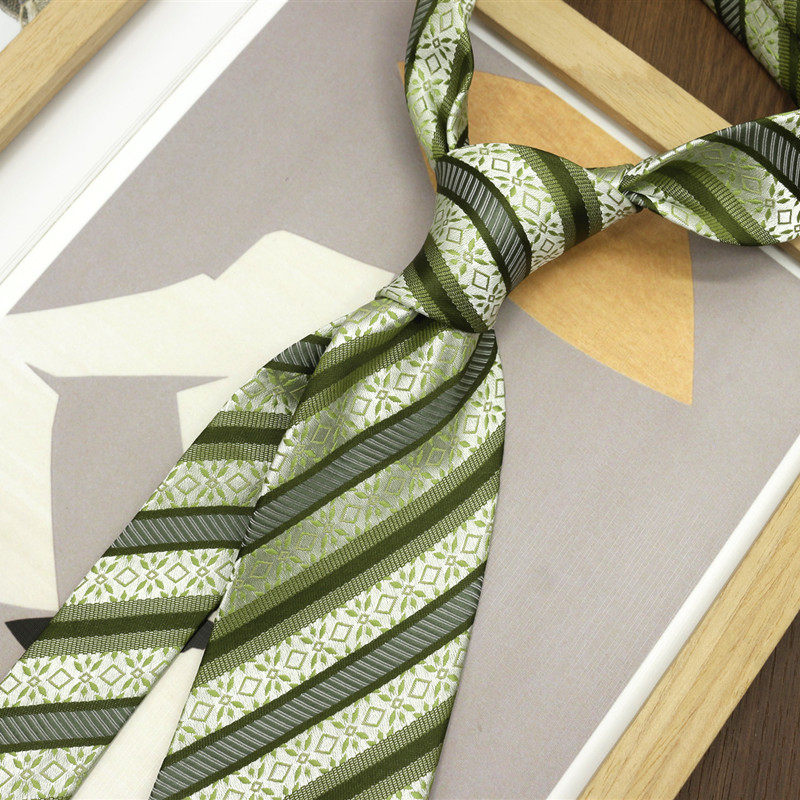 8cm Gentleman's Green and Brown Vintage Jacquard Patterned Tie for Formal Wear, Casual Wear, Work, Civil Servants, and Weddings