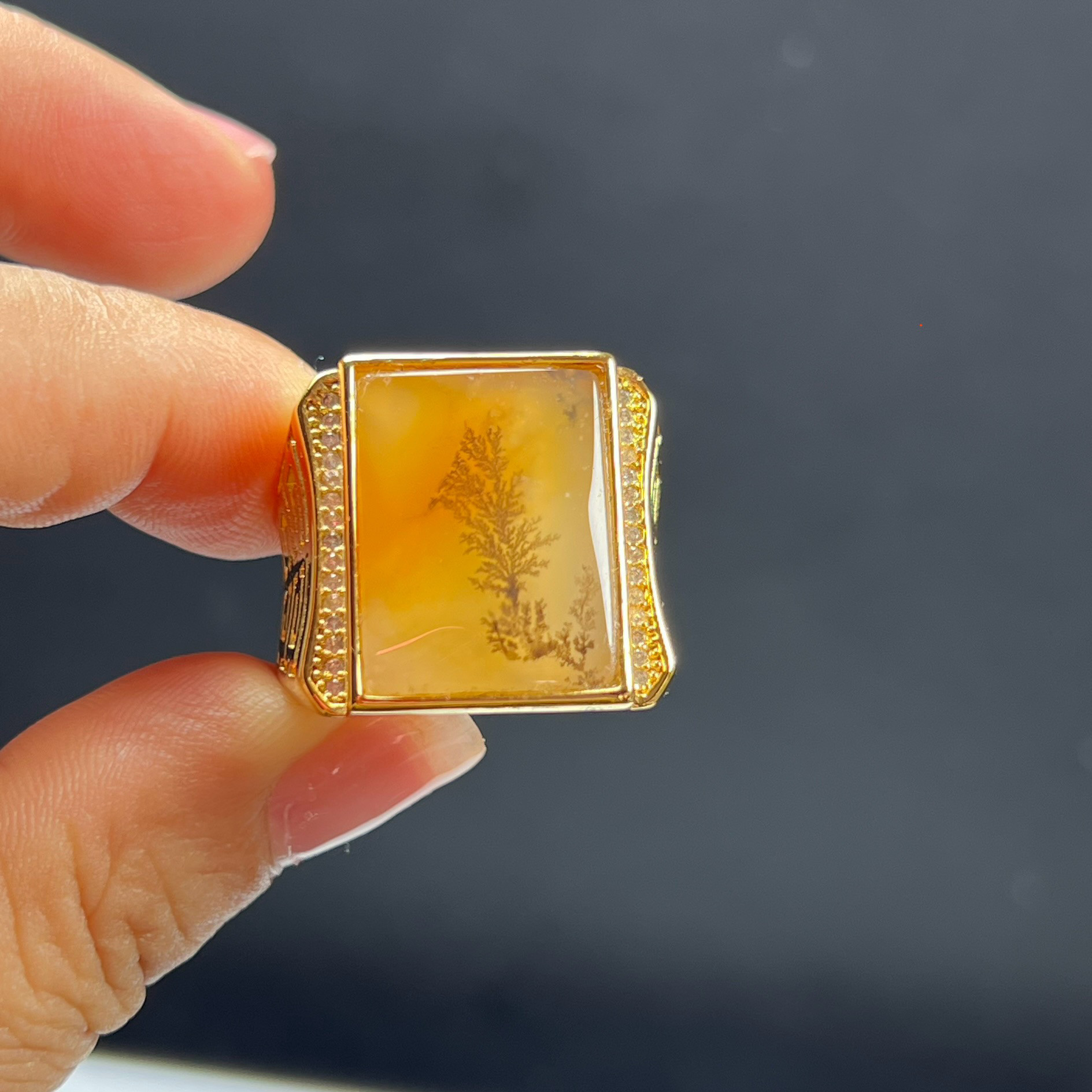 Украшения на руку 天然玉石精品珠宝云南黄龙玉草花方形戒指铜镶送礼男款送礼
