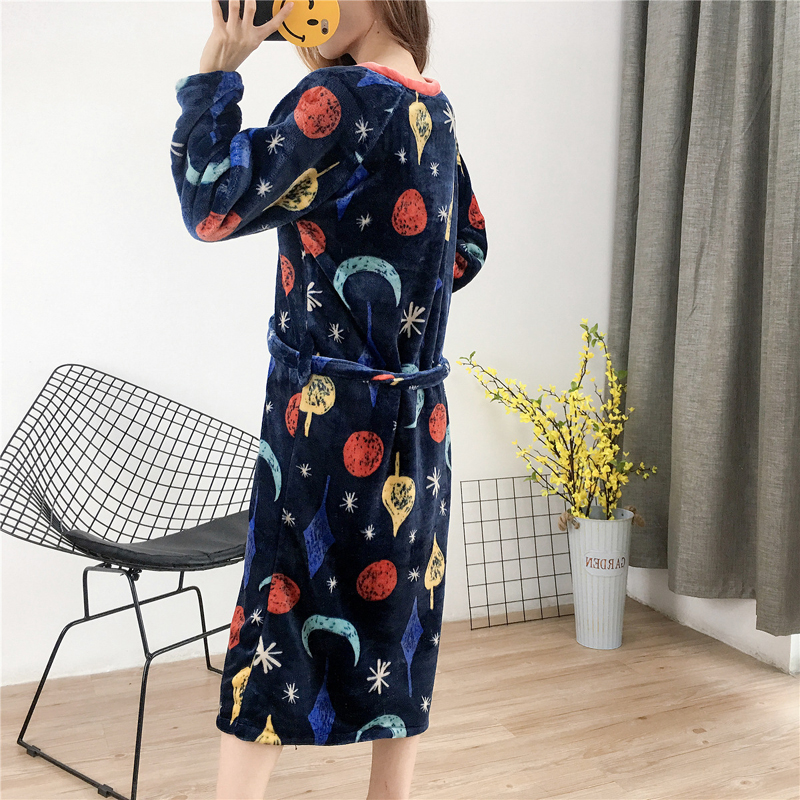 Phiên bản Hàn Quốc của vòng cổ kéo lông cừu san hô váy ngủ cộng với áo ngủ dài mùa đông dày flannel pyjama nữ thời trang mới đầm cho người trung niên